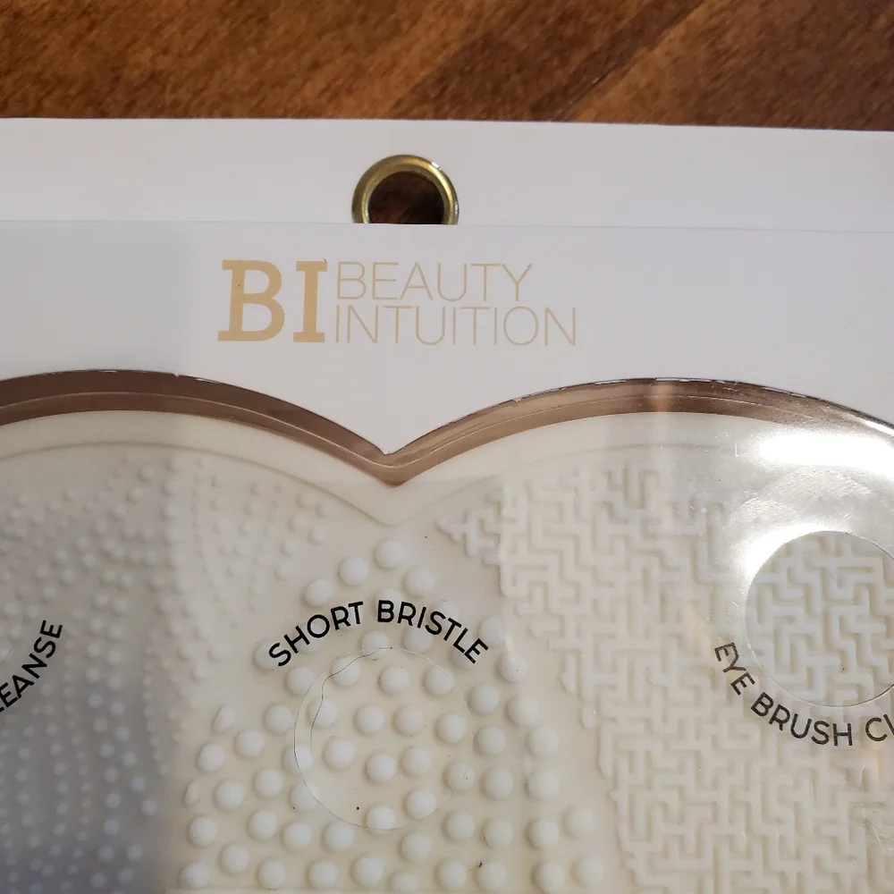 Beauty Intuition Cosmetic Brush Cleaning Mat